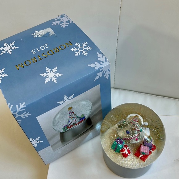 Nordstrom Holiday Snow Globe Silver Christmas Tree with Presents - Picture 5 of 8